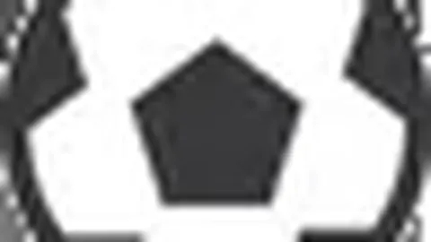 姆巴佩遭暴力犯规未判红牌，停哨主裁复赛引争议